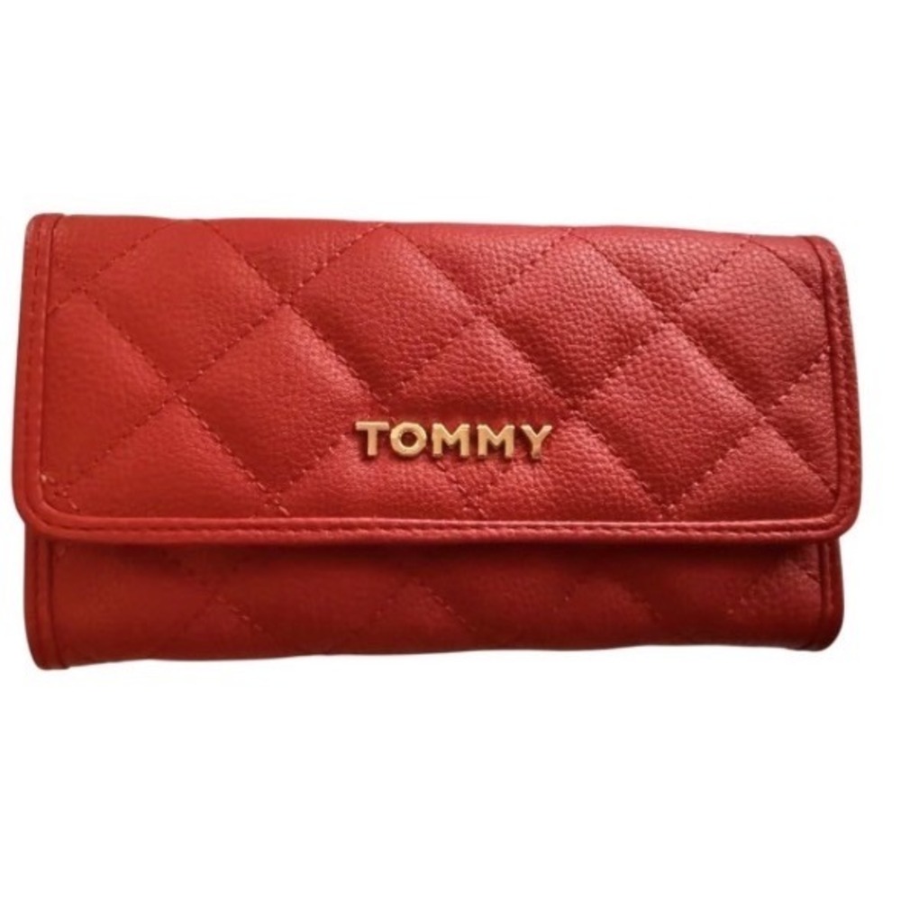 Tommy Hilfiger Wallet Women OS Quilted Red Faux Leather Tri-Fold Excellent